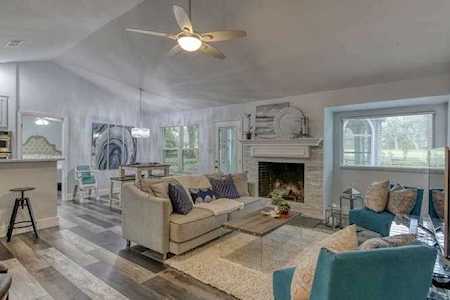 9302 Spring Hollow Dr Austin, TX 78750