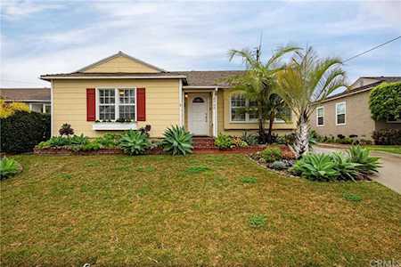 2708 Arbor Road Lakewood, CA 90712