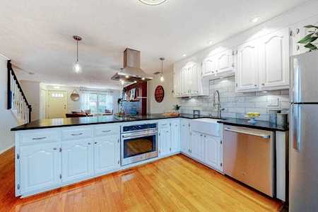 224 Park St #A11 Stoneham, MA 02180