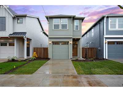 7456 N Stockton Ave Portland, OR 97203