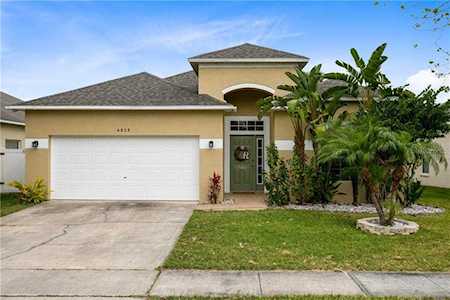 4828 Waterside Pointe Circle Orlando, FL 32829