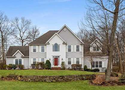 8 Smith Road Hopkinton, MA 01748