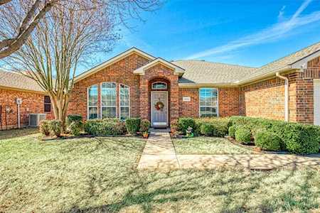 1124 Twin Lakes Drive Wylie, TX 75098