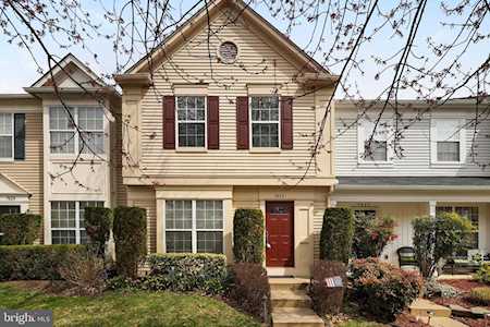 7933 Rebel Walk Dr Manassas, VA 20109