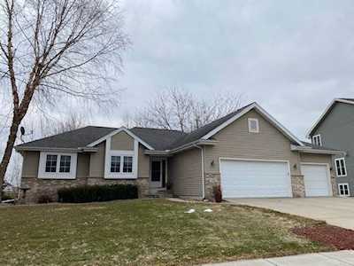 105 Ridgeview Ln Columbus, WI 53925-2309