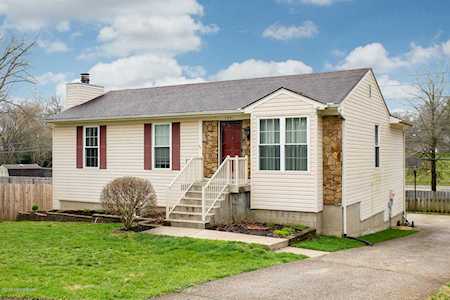 6641 Ashbrooke Dr Pewee Valley, KY 40056