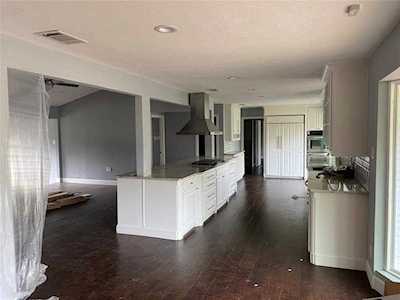 11027 Candlelight Lane Dallas, TX 75229