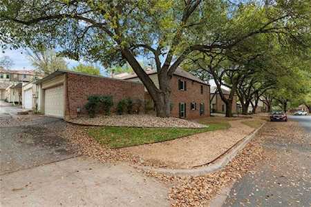 6611 Valleyside Rd Austin, TX 78731