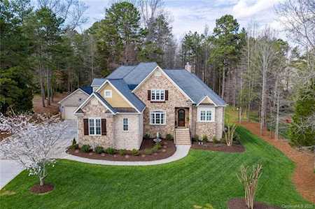 6243 Fox Chase Dr Davidson, NC 28036