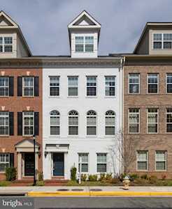 421 Upton Ct Arlington, VA 22203