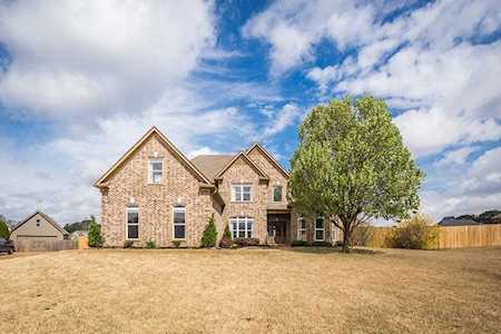 220 Snowbell Cv Oakland, TN 38060