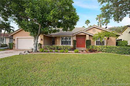 4972 NW 105th Dr Coral Springs, FL 33076
