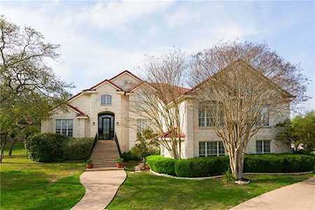 2 Heatherbloom Ln The Hills, TX 78738