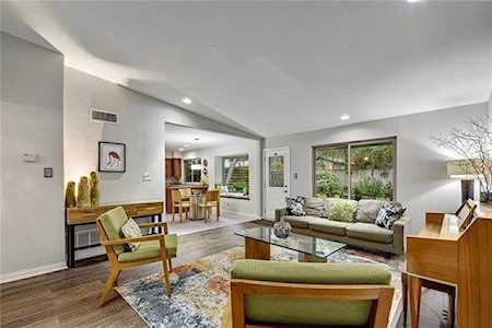 7313 Scenic Oaks Cir Austin, TX 78745