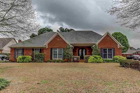 9585 Cherry Laurel Cv Germantown, TN 38139