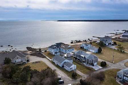 8 W Silver Shell Ave Mattapoisett, MA 02739