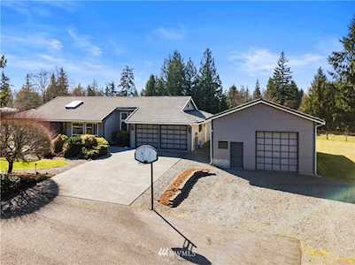 1820 216th Av Ct E Lake Tapps, WA 98391