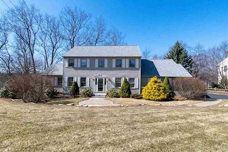 89 Burnsen Ave Manchester, NH 03104