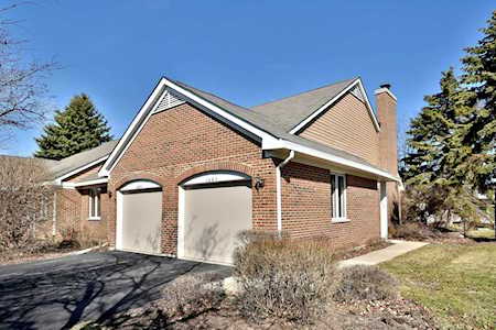1642 N Courtland Dr Arlington Heights, IL 60004