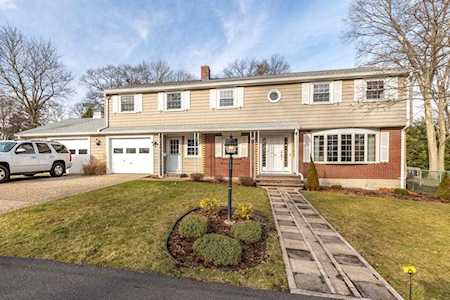 19 Sherwood Dr Norwood, MA 02062