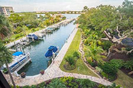 5911 Midnight Pass Rd Sarasota, FL 34242