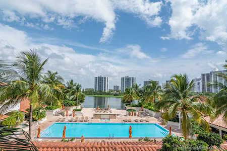 19900 E Country Club Drive #710 Aventura, FL 33180