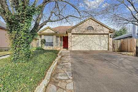 8642 Piney Creek Bnd Austin, TX 78745