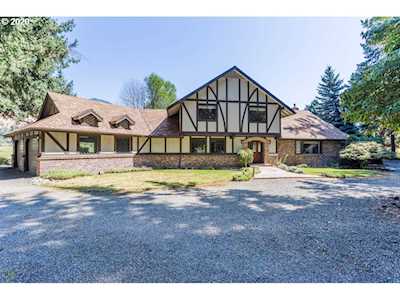 572 Avenue De Teresa Grants Pass, OR 97526