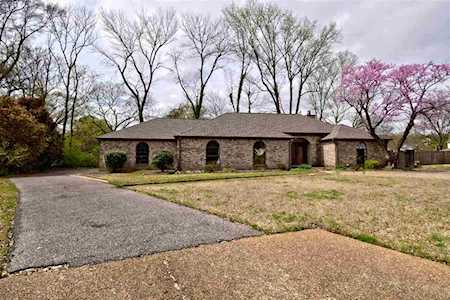 7843 Cordie Lee Cv Germantown, TN 38138