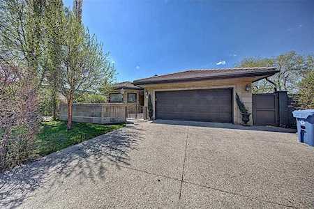 3911 Crestview Road SW Calgary, AB T2T 2L5