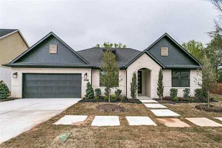 2877 Sandstone Drive Hurst, TX 76054