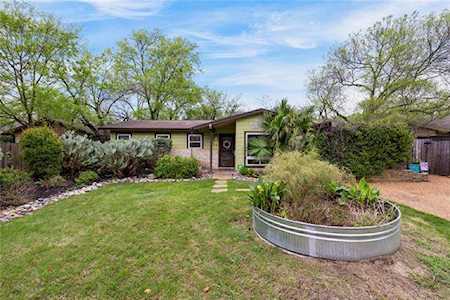 7932 Vinewood Ln Austin, TX 78757