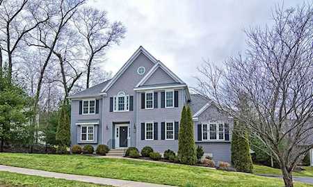 74 Charles Dr Franklin, MA 02038