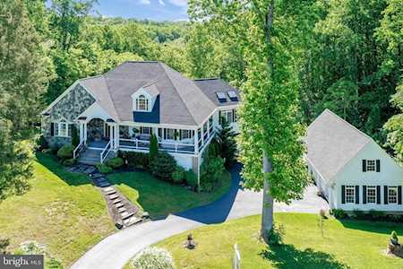 6055 Greenway Ct Manassas, VA 20112