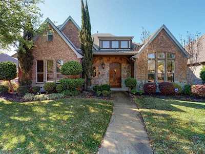 8608 Glenmont Drive North Richland Hills, TX 76182
