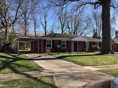 8506 Blossom Ln Louisville, KY 40242