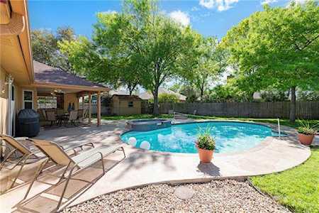 9013 Marthas Dr Austin, TX 78717
