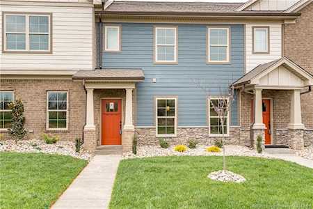 7921 Westmont Dr Sellersburg, IN 47172