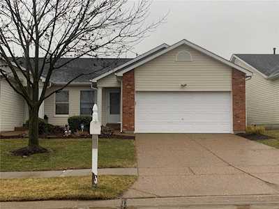 166 Maryland Dr Ofallon, MO 63366