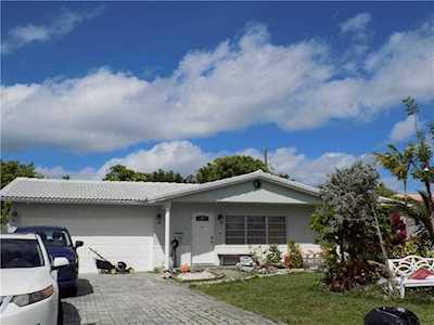 7811 NW 40th Ct Coral Springs, FL 33065