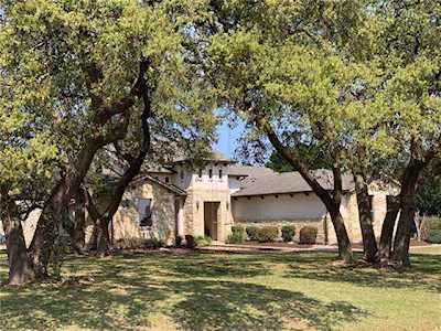 412 Shelf Rock Driftwood, TX 78619
