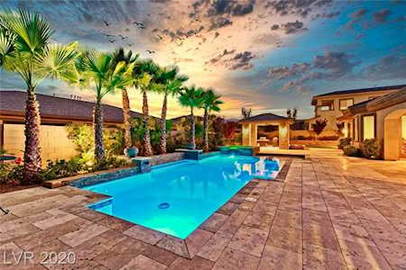 9879 Cathedral Pines Ave Las Vegas, NV 89149