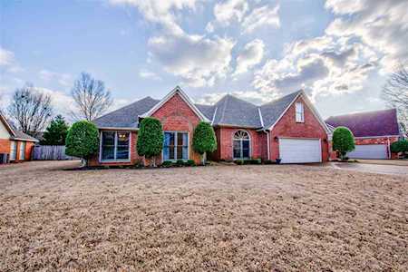 731 Landing Party Ln Collierville, TN 38017