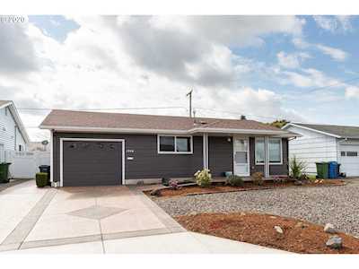 1306 Vanderbeck Ln Woodburn, OR 97071