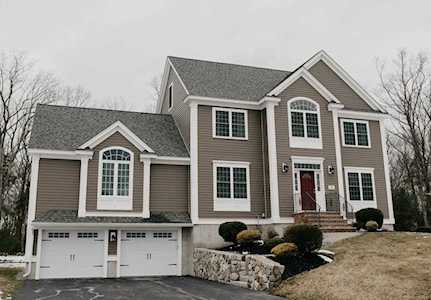 20 Brentwood Dr Dracut, MA 01826