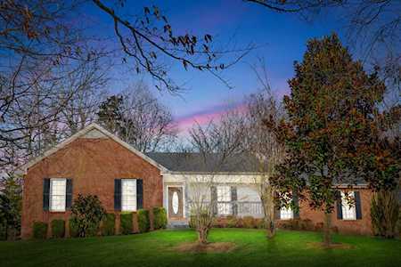 2761 Nelsons Way Clarksville, TN 37043