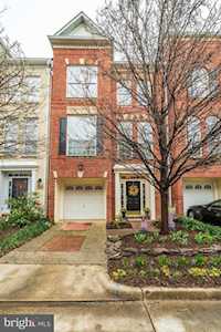 5233 Tancreti Ln Alexandria, VA 22304
