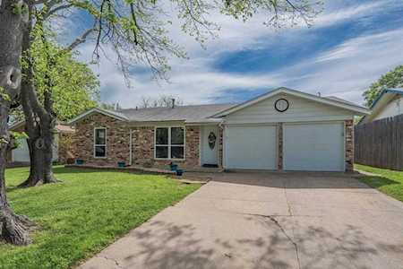 629 NW Lorna Street Burleson, TX 76028