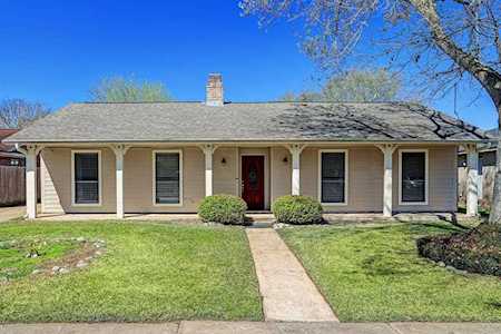 9931 Sageroyal Ln Houston, TX 77089