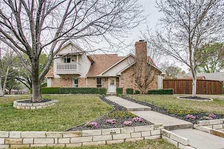 2939 S Creekwood Drive Grapevine, TX 76051